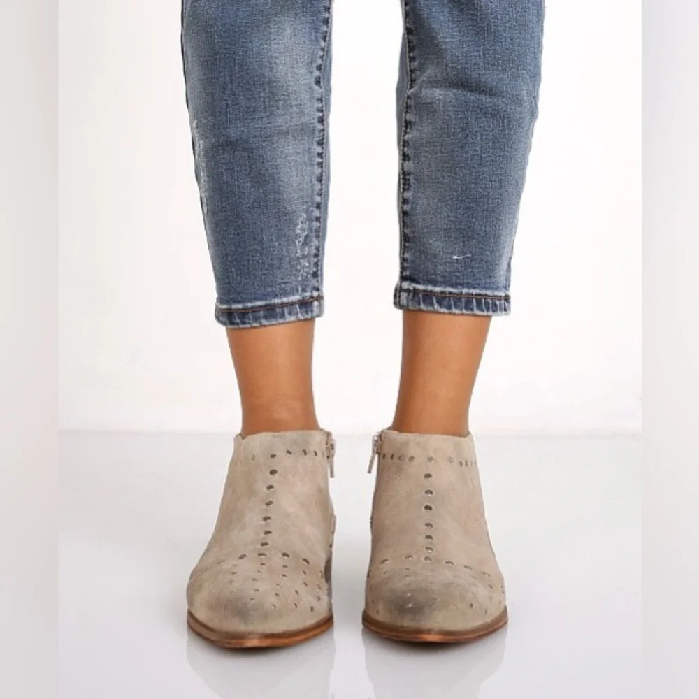 Free People “Aquarian” Taupe Suede Ankle Boots Sz 38/7.5 - Picture 2 of 5